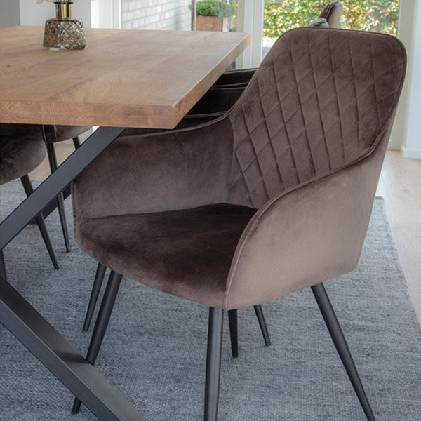 House Nordic Spisebordsstol Brun Harbo Spisebordsstol med Drejefod i velour i mushroom med sorte ben - House Nordic
